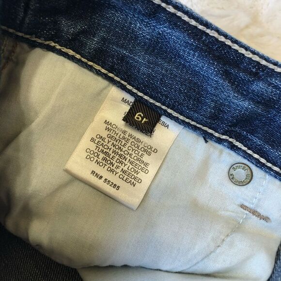 Express Cut Off Short - Women’s 6 - Picture 5 of 6